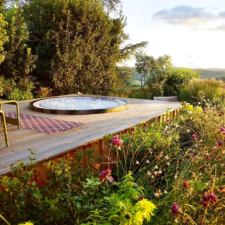 1 Logis A - Piscine & Oda ve Kahvaltı