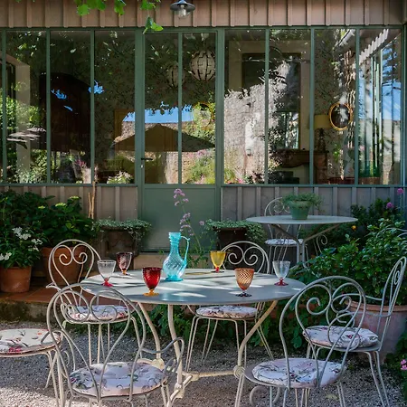 1 Logis A - Piscine & לינה וארוחת בוקר דום