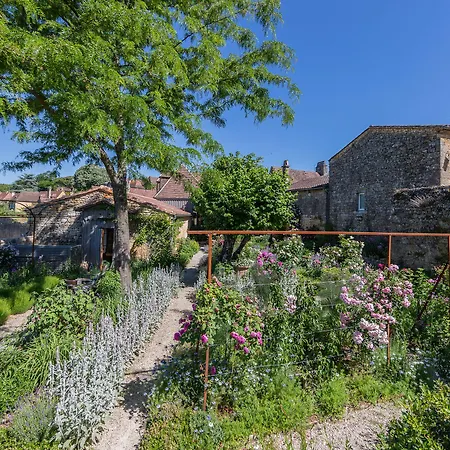 1 Logis A - Piscine & לינה וארוחת בוקר דום