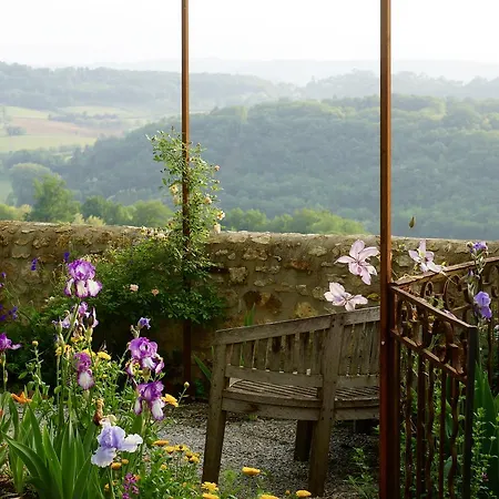 לינה וארוחת בוקר 1 Logis A - Piscine & 4*