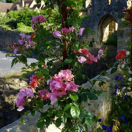 1 Logis à - Piscine&spa Bed & Breakfast 2*