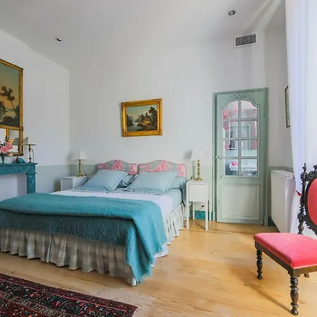 1 Logis à - Piscine&spa Bed & Breakfast