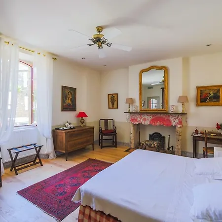 1 Logis A - Piscine & Oda ve Kahvaltı Domme