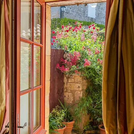 1 Logis à - Piscine&spa Bed & Breakfast Domme