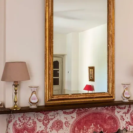 1 Logis A - Piscine & Bed & Breakfast Domme