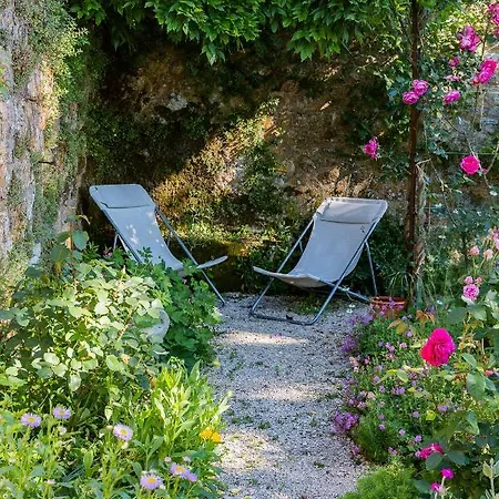 1 Logis A - Piscine & Oda ve Kahvaltı