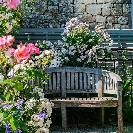 1 Logis A - Piscine & לינה וארוחת בוקר דום