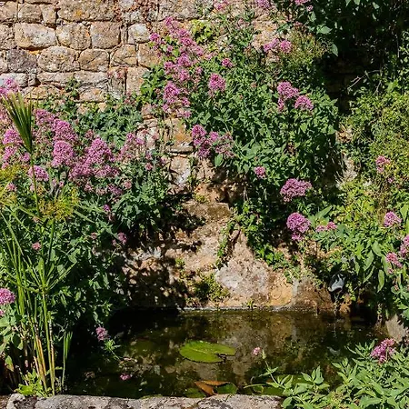 1 Logis A - Piscine & Bed & Breakfast 2*