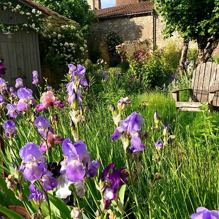 1 Logis à - Piscine&spa Bed & Breakfast 2*