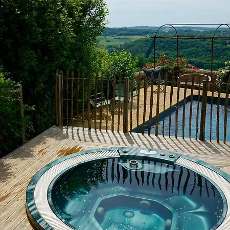 1 Logis à - Piscine&spa Bed & Breakfast 2*