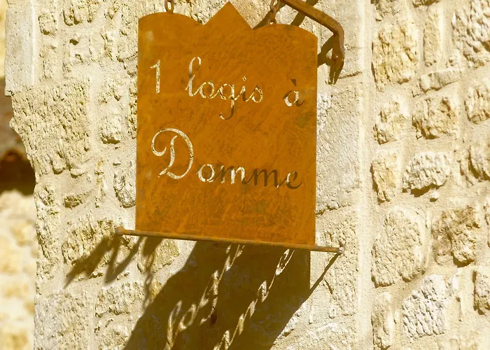 לינה וארוחת בוקר 1 Logis A - Piscine & 4*