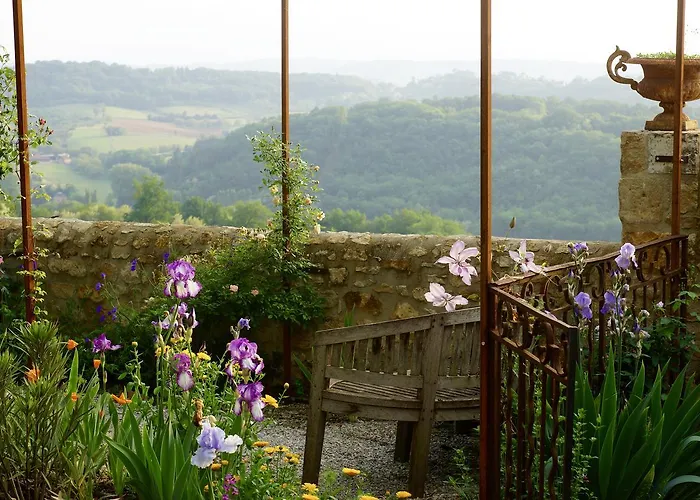 לינה וארוחת בוקר 1 Logis A - Piscine & 4*