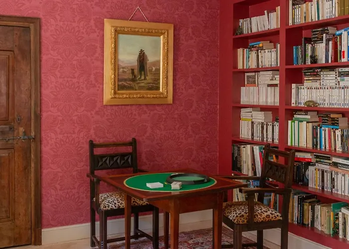 1 Logis A - Piscine & לינה וארוחת בוקר 4*