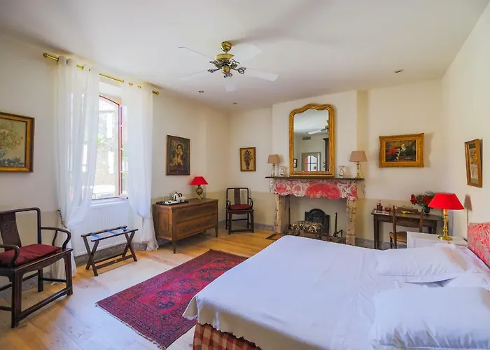 1 Logis A - Piscine & לינה וארוחת בוקר דום