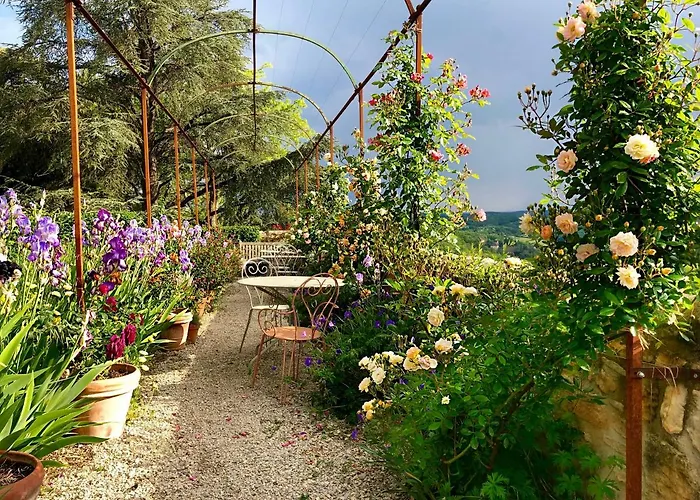 לינה וארוחת בוקר 1 Logis A - Piscine & 4*