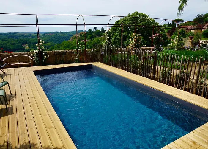 לינה וארוחת בוקר 1 Logis A - Piscine & 4*